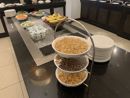 Free daily buffet breakfast
