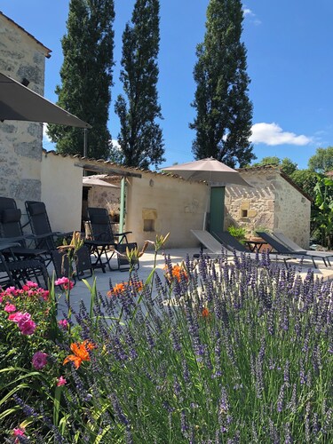 Fabulous 4⭐️character property with fishing lake, private pool Dordogne