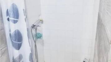 Douche, papier toilette