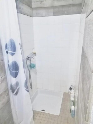Douche, papier toilette