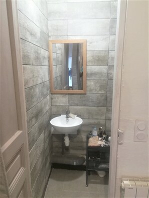 Dusche, Toilettenpapier