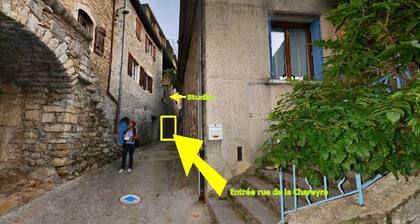 Vogüé Meublé 2 stars, a jewel of beauty and nature.