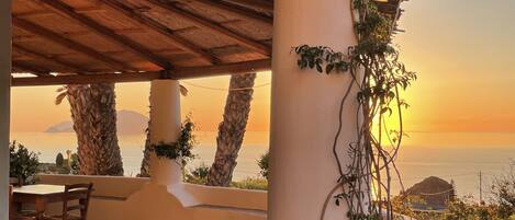 Deluxe Triple Room | Terrace/patio