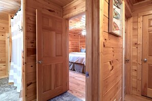 4 bedrooms, iron/ironing board, free WiFi, bed sheets - Private Mountain Cabin to Gather, Relax & Unwind near Pigeon Forge,TN (Sevierville)