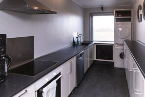 Standard-Doppelzimmer | Gemeinschaftsküche | Kühlschrank, Mikrowelle, Ofen, Herdplatte