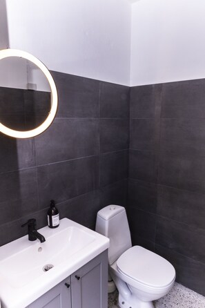 Standard-Doppelzimmer | Gemeinschaftsbad