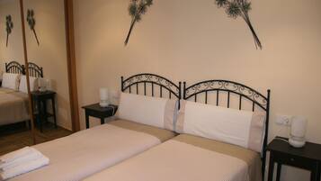 5 bedrooms, WiFi, bed sheets