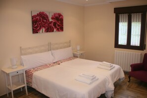 5 bedrooms, WiFi, bed sheets