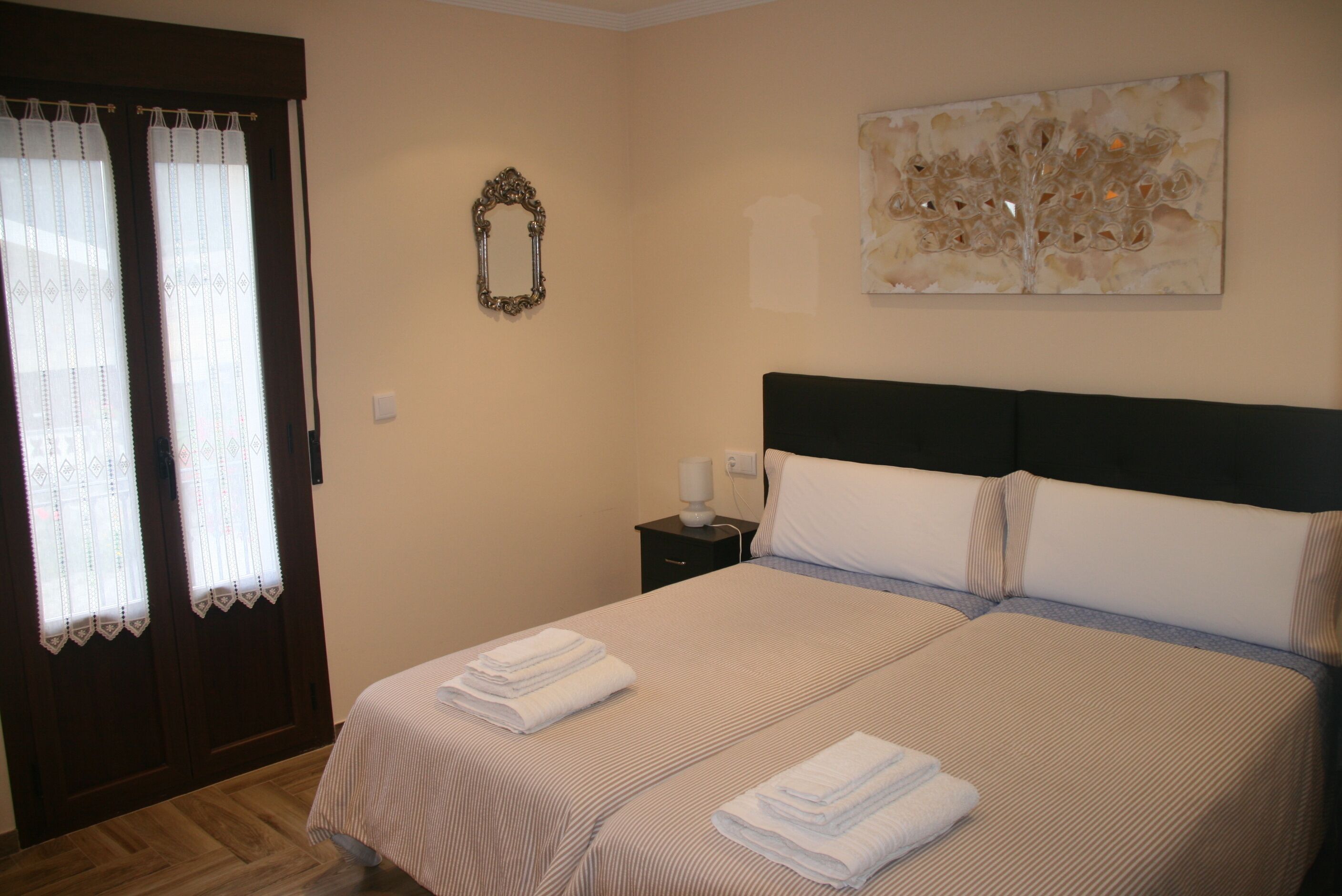 5 habitaciones, wifi y ropa de cama 