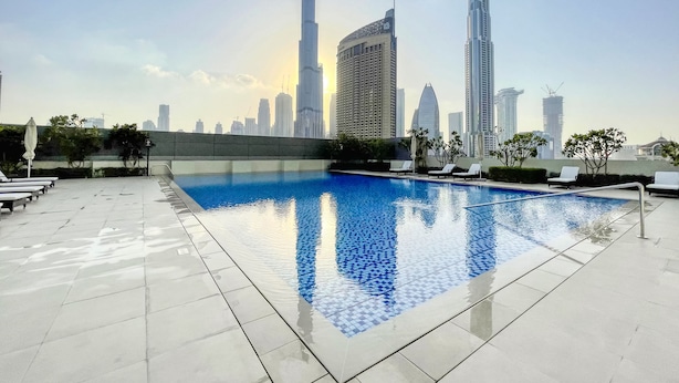 Outdoor pool - 3205 Downtown Views (Dubai)