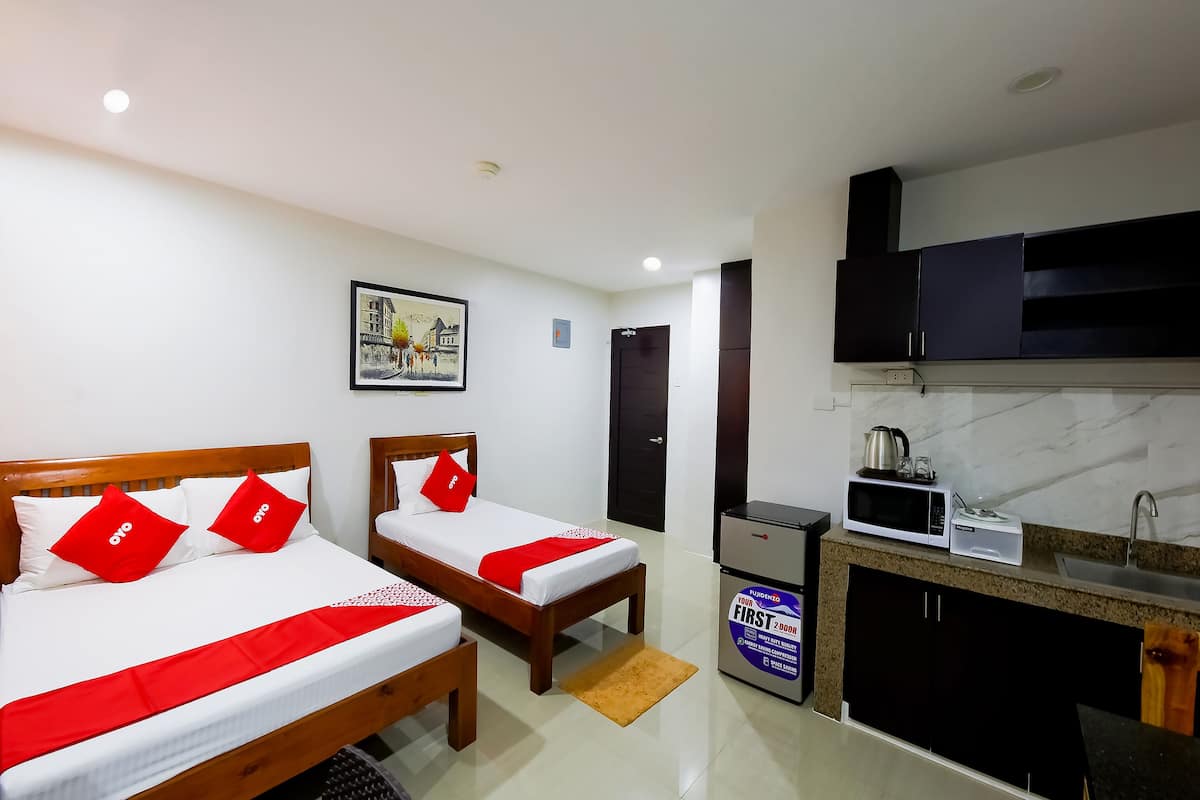 standard twin room | bed sheets