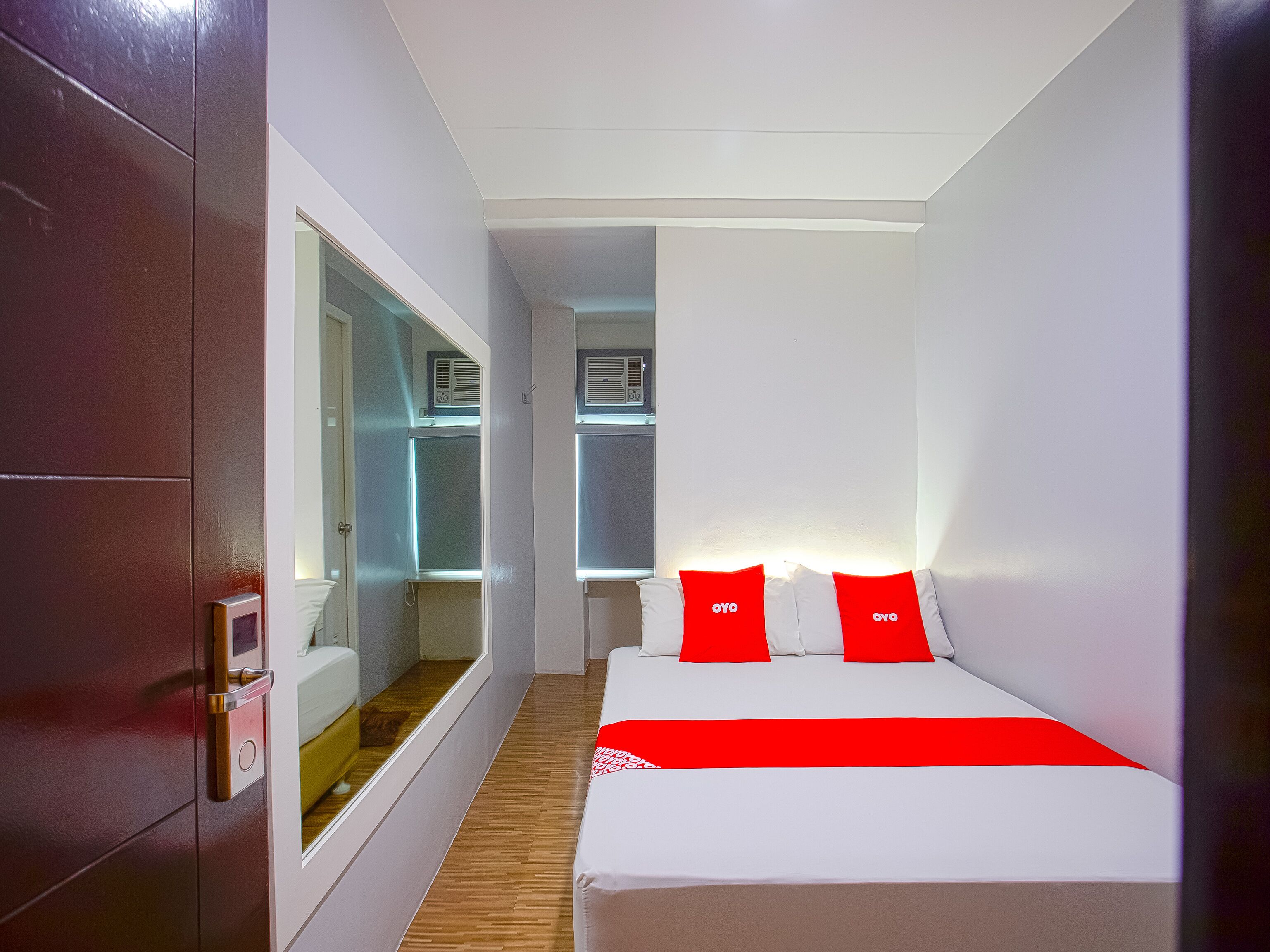 standard double room | bed sheets