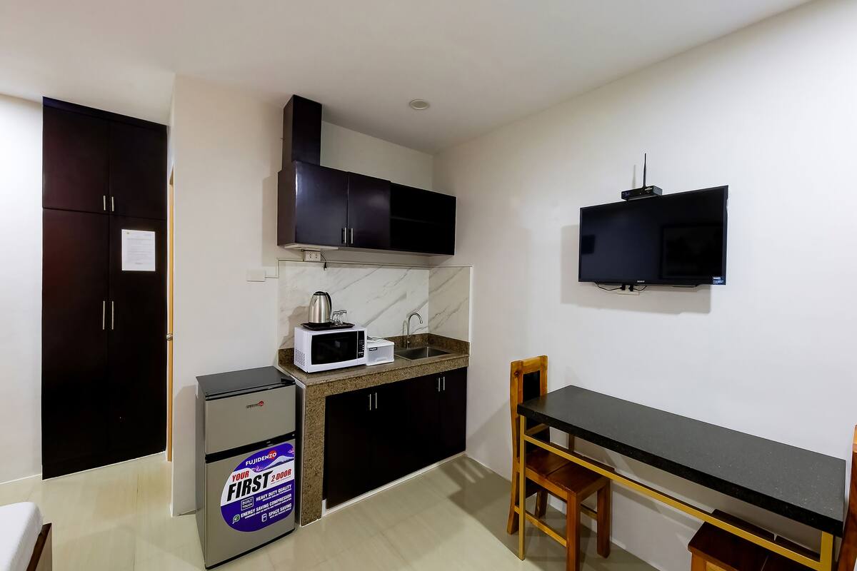 standard twin room | bed sheets