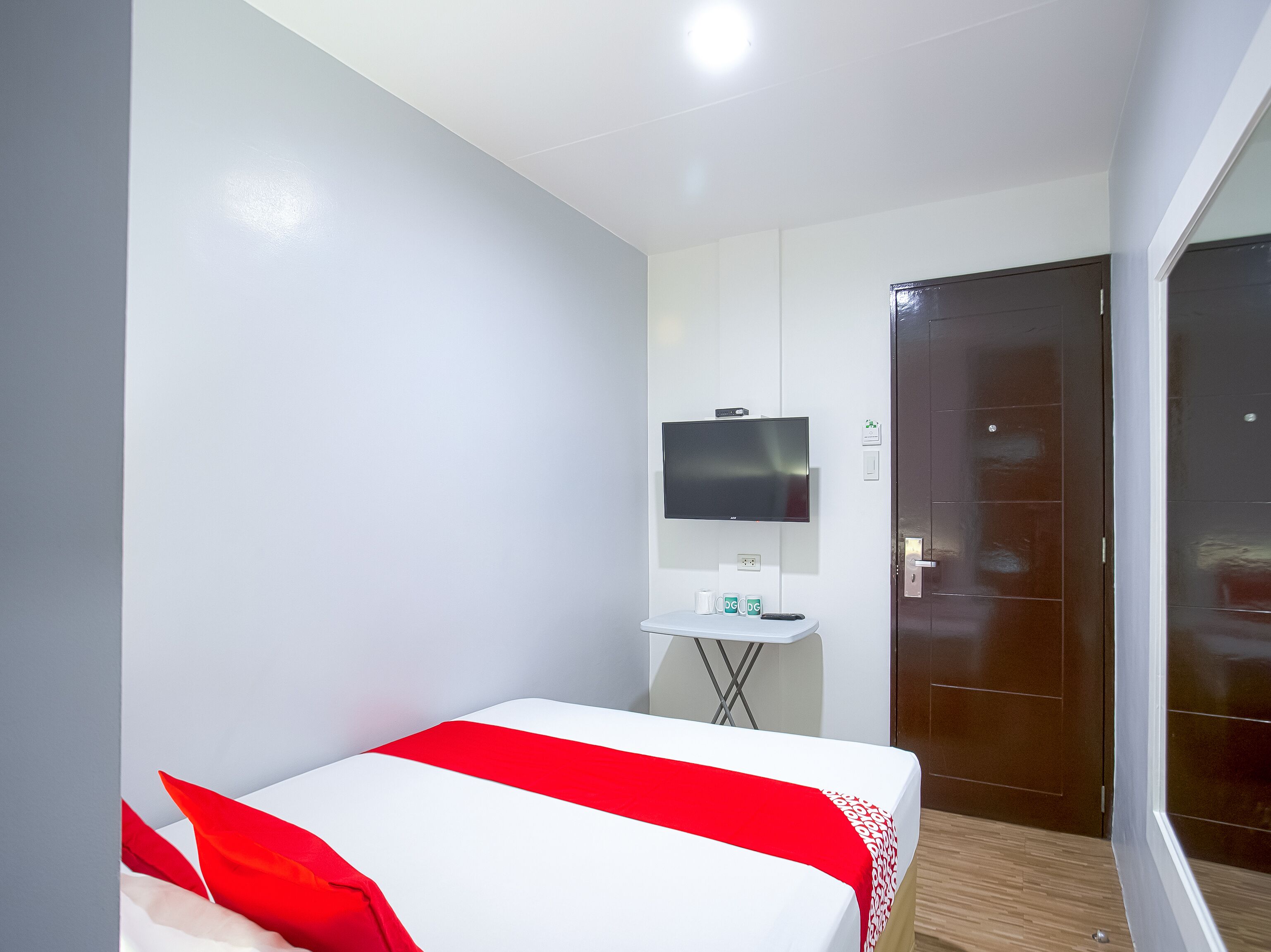 standard double room | bed sheets