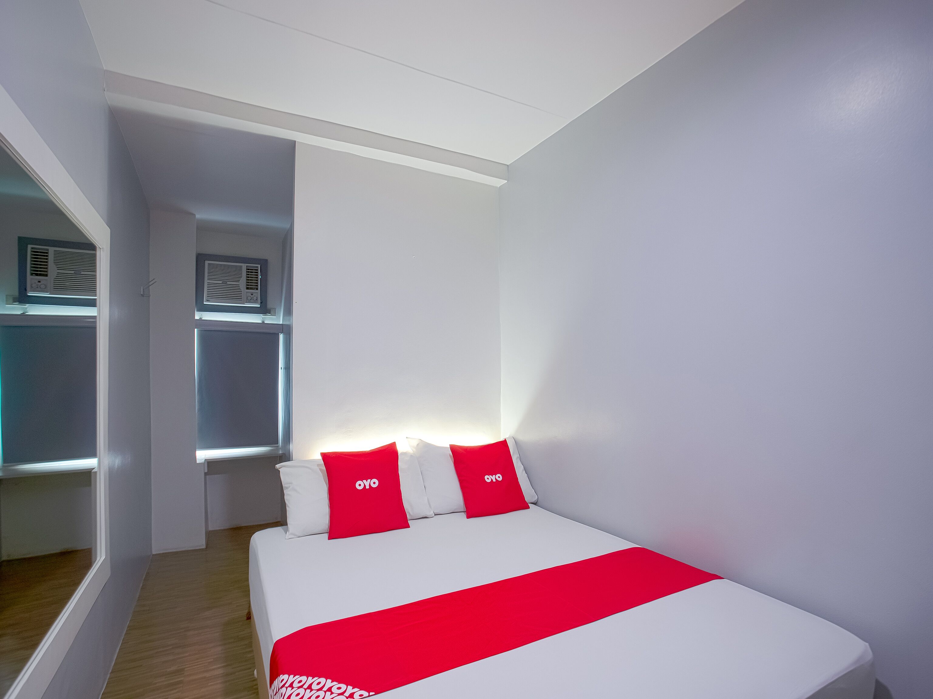 standard double room | bed sheets