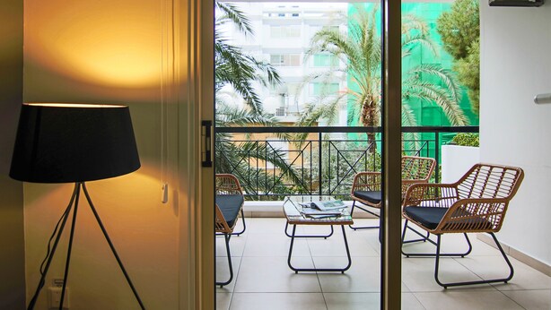 Terrace/patio - Phaedrus Living Luxury CityView Iras 102 (Nicosia)