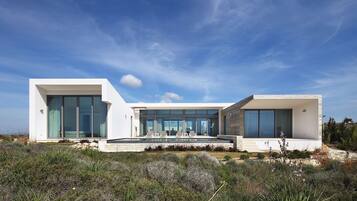 Artemis Residence | Private pool