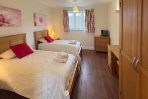 2 chambres, fer et planche à repasser, Wi-Fi, literie fournie