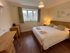 2 Schlafzimmer, Bügeleisen/Bügelbrett, WLAN, Bettwäsche