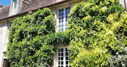 Grande maison de maĂźtre Ă louer en Normandie Ă deux pas de la Suisse Normande !