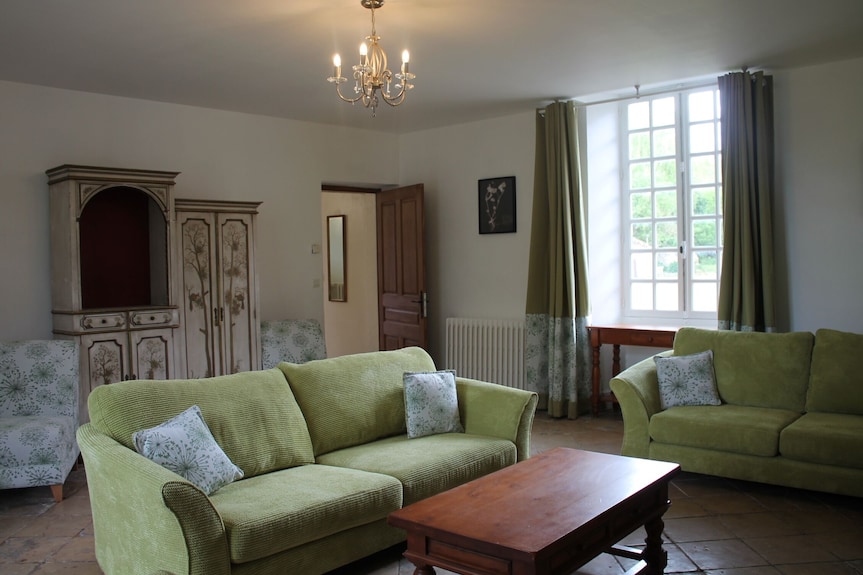 Large Manor House For Rent In Normandy, A Stone's Throw From Suisse Normande! - 諾曼第