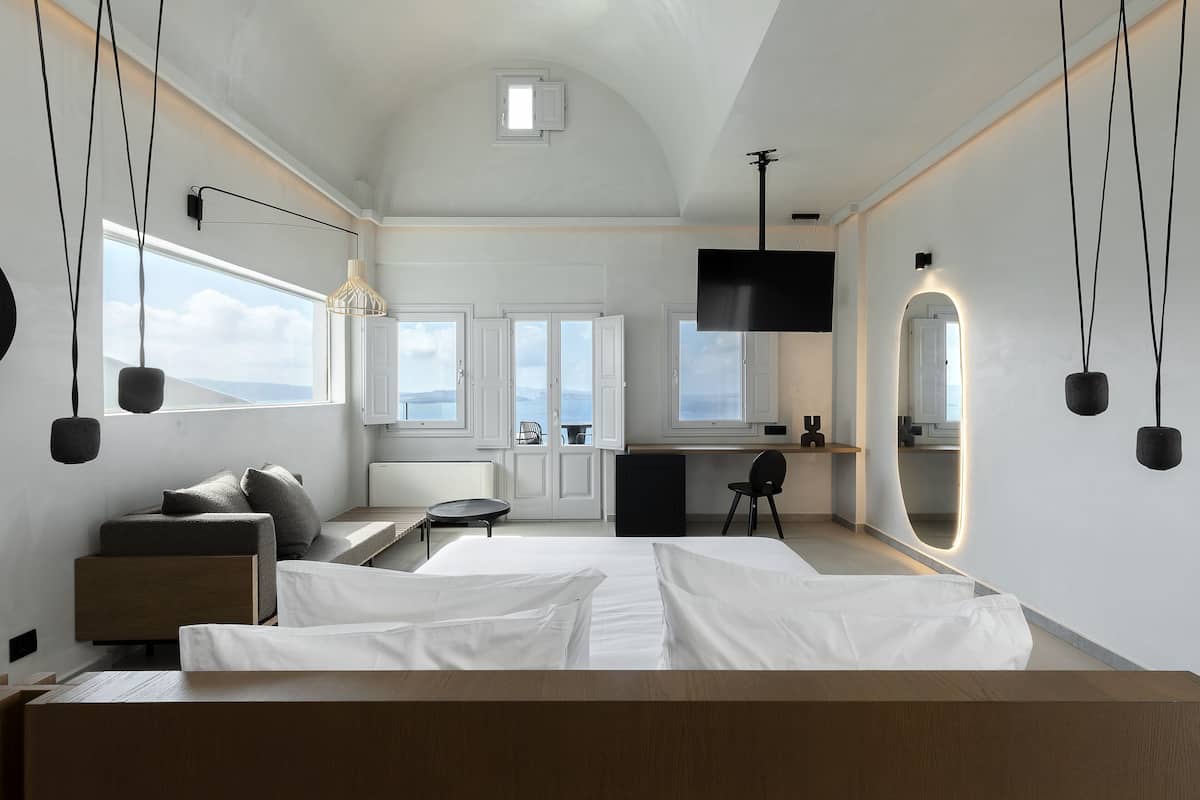 deluxe suite outdoor hot tub sea view | 1 bedroom, minibar, in-room safe, free wifi