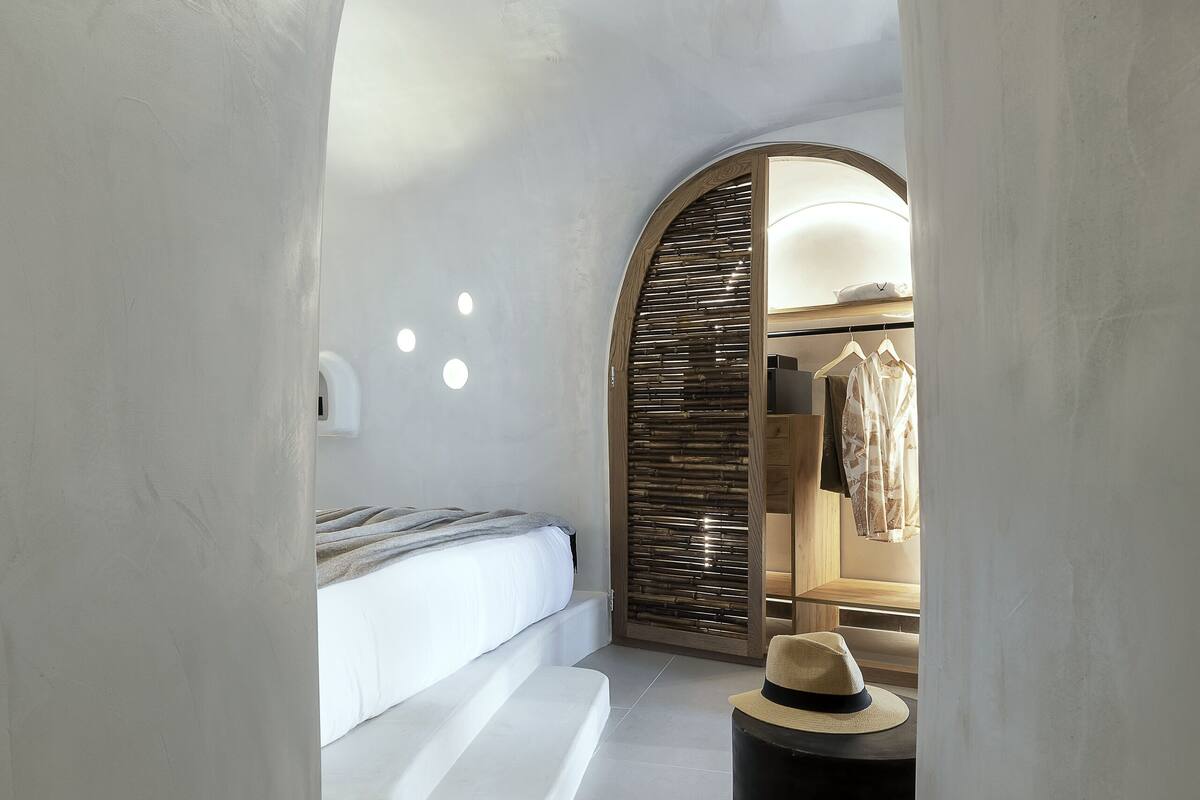 junior suite outdoor hot tub sea view | 1 bedroom, minibar, in-room safe, free wifi