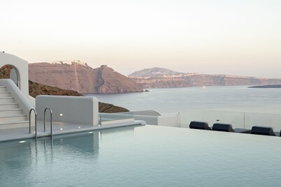 Hom Santorini