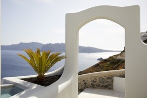 Master Suite outdoor pool sea view | Vistas al mar