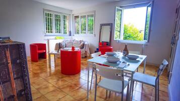 Comfort Apartment, Non Smoking | Living area