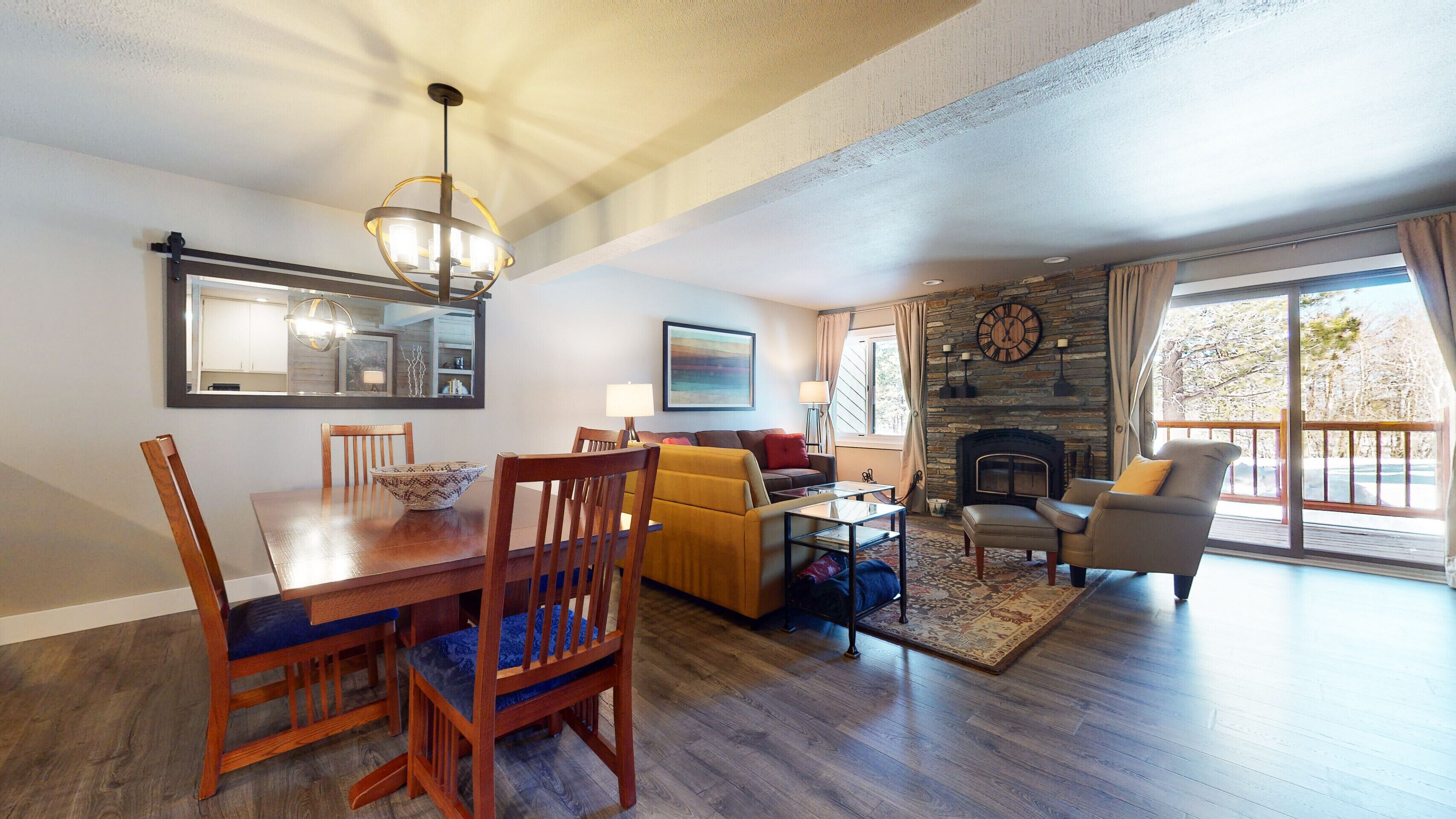 Smart TV, fireplace, Hulu, DVD player