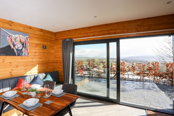 Cottage | Dining