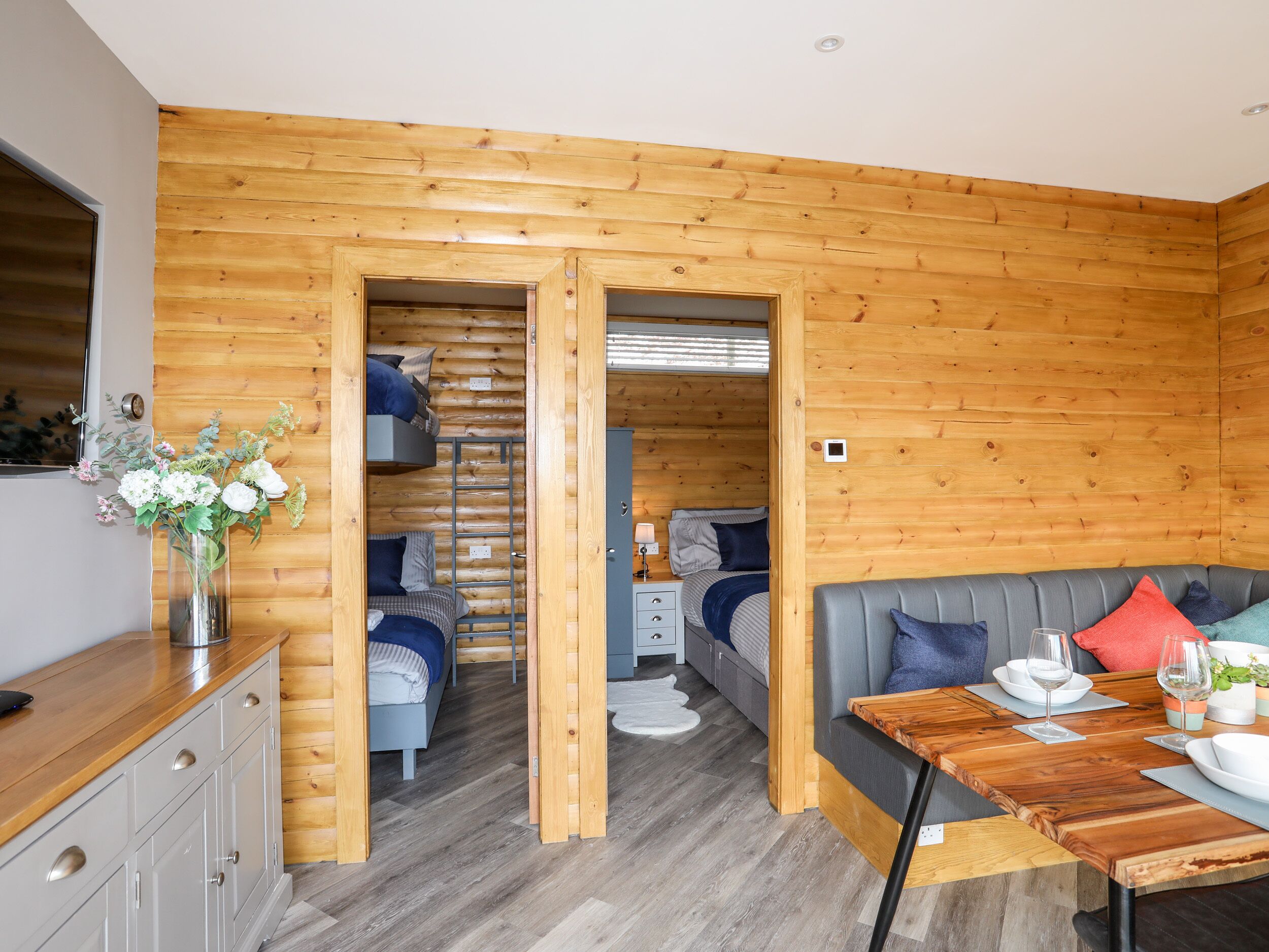 Cottage | 2 bedrooms, individually decorated, individually furnished, free WiFi