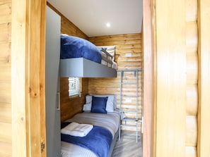 2 bedrooms, individually decorated, individually furnished, free WiFi