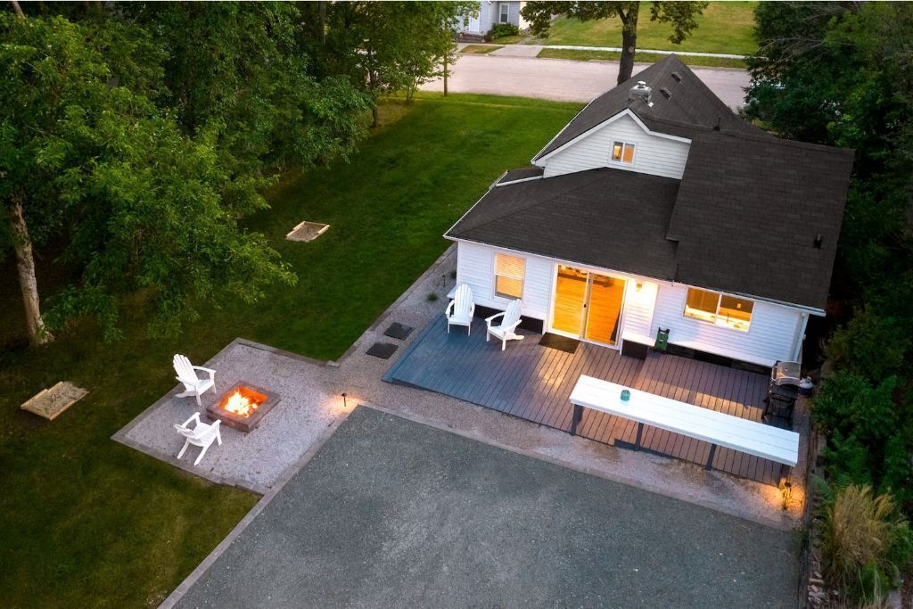 The Ames Retreat - Firepit | Downtown | Gigabit