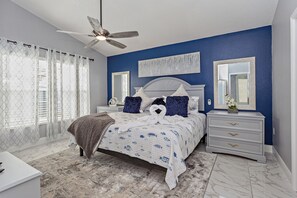 4 habitaciones, tabla de planchar con plancha, cuna de viaje y wifi