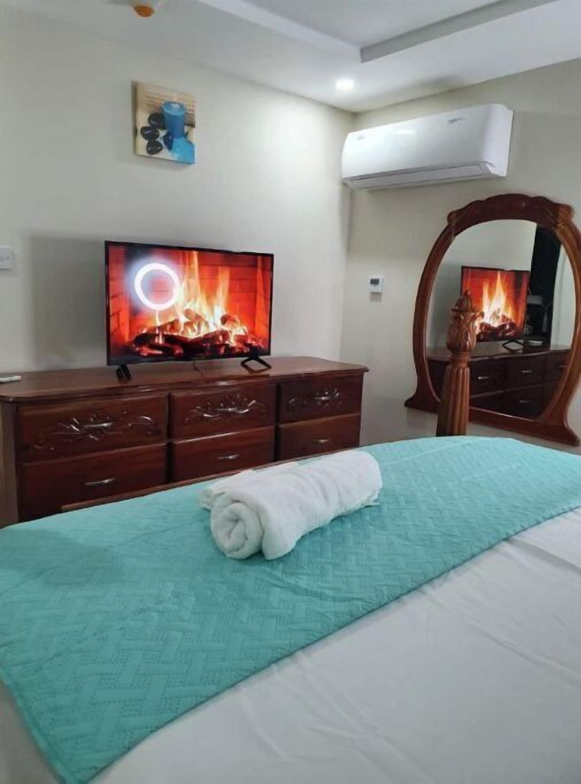 2 chambres, fer et planche à repasser, Wi-Fi, draps fournis