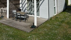 A two-story house with a covered patio area. - House (2Ch) with covered swimming pool Pornichet La Baule (Pornichet)