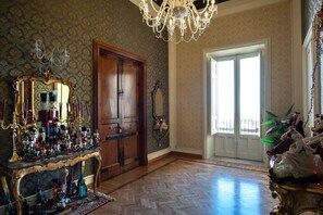 Immagine non classificata, 5 di 18, pulsante