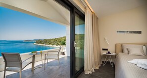 4 bedrooms, iron/ironing board, WiFi, bed sheets - Luxury Seafront Villa Blue Heaven Ciovo with Pool (Okrug Gornji)