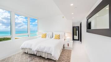 4 habitaciones, caja de seguridad en la habitación y escritorio