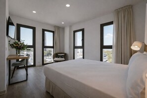 Premium bedding, minibar, in-room safe, desk - Petit Palace Vargas (Seville)