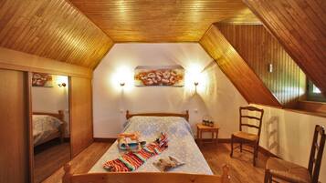 2 chambres, fer et planche Ă repasser