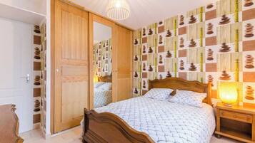 4 makuuhuonetta, vauvan matkasänky, ilmainen Wi-Fi