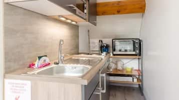 Microwave, high chair