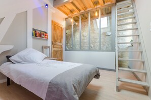 2 camere, culla da viaggio, Wi-Fi gratuito
