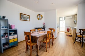 Dining - L'oustaou - BAR SUR Aube (BAR SUR AUBE)