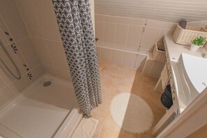 Bathtub