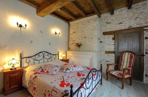 3 chambres, lit de bébé portatif, accès au Wi-Fi (inclus)