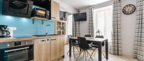 Microwave, oven, dishwasher, highchair